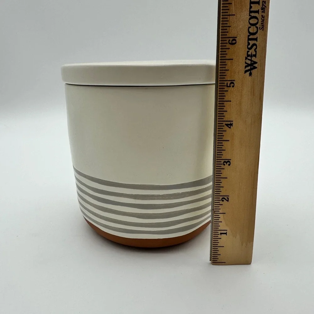 Hearth‎ and Home with Magnolia Stoneware Canister with Ribs (Medium Size)